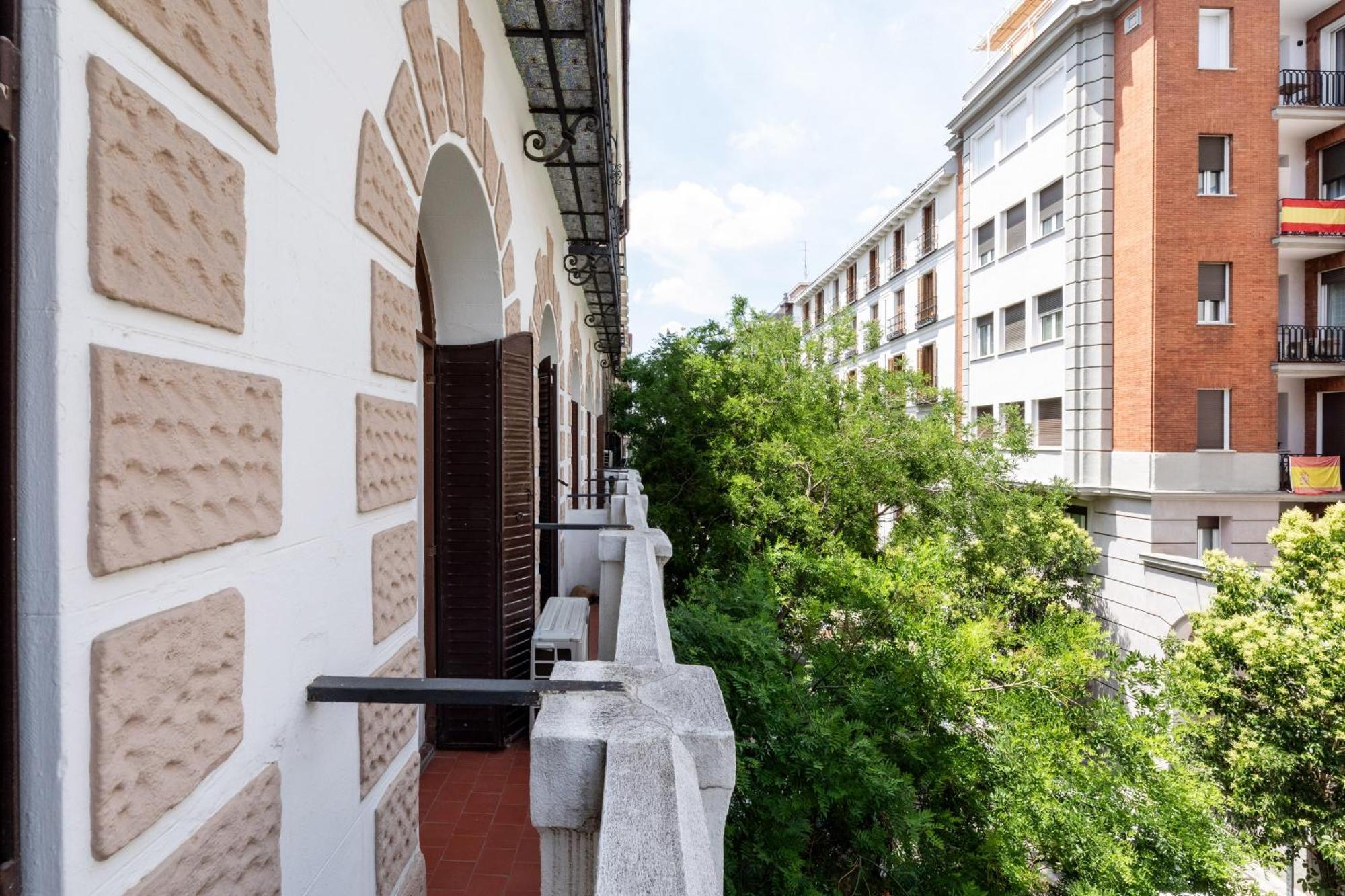 Montaber Apartments - La Paz Market Мадрид Экстерьер фото