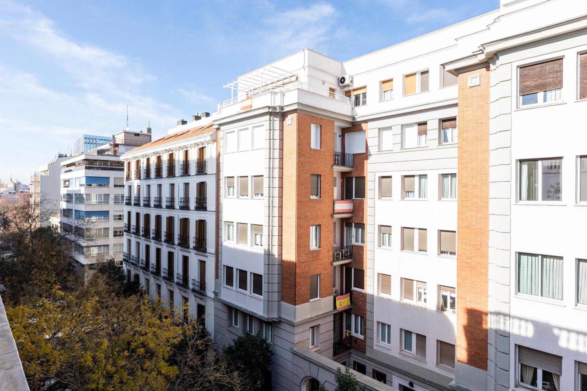 Montaber Apartments - La Paz Market Мадрид Экстерьер фото