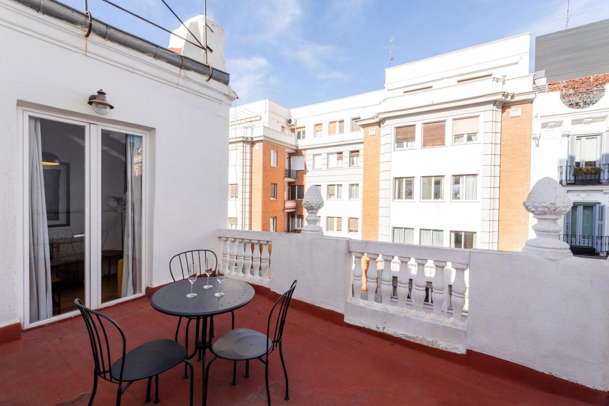 Montaber Apartments - La Paz Market Мадрид Экстерьер фото